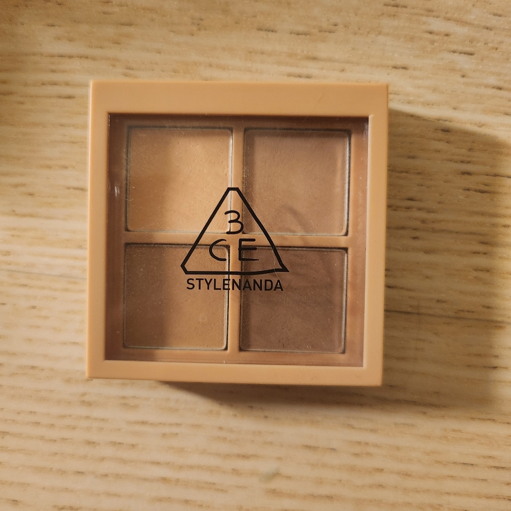 3CE Flat Call Multi Eye Color Eyeshadow Palette
